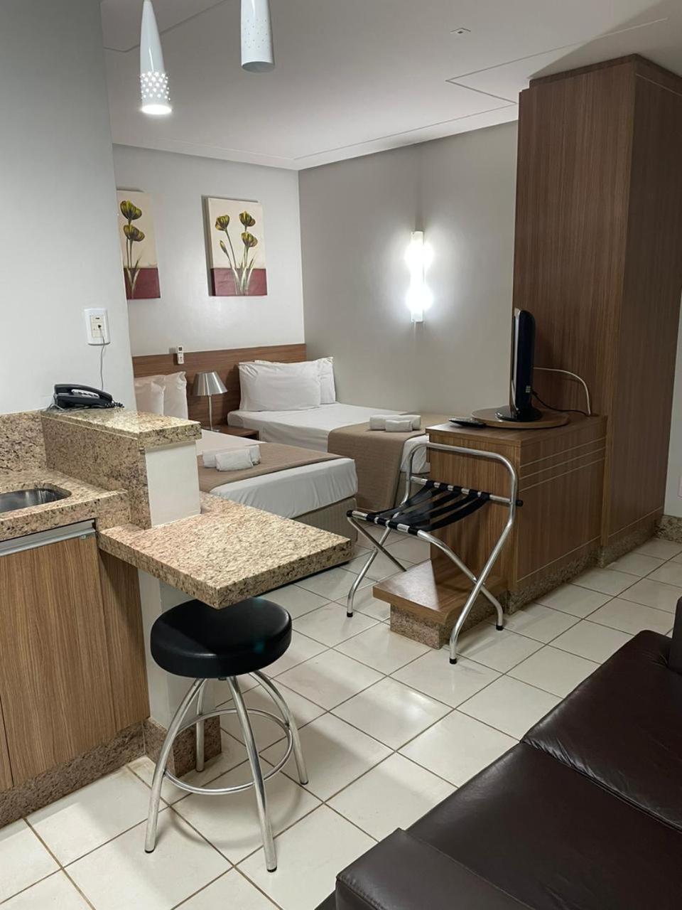 Sun Square Suites Hotel By Lual Goiânia Esterno foto